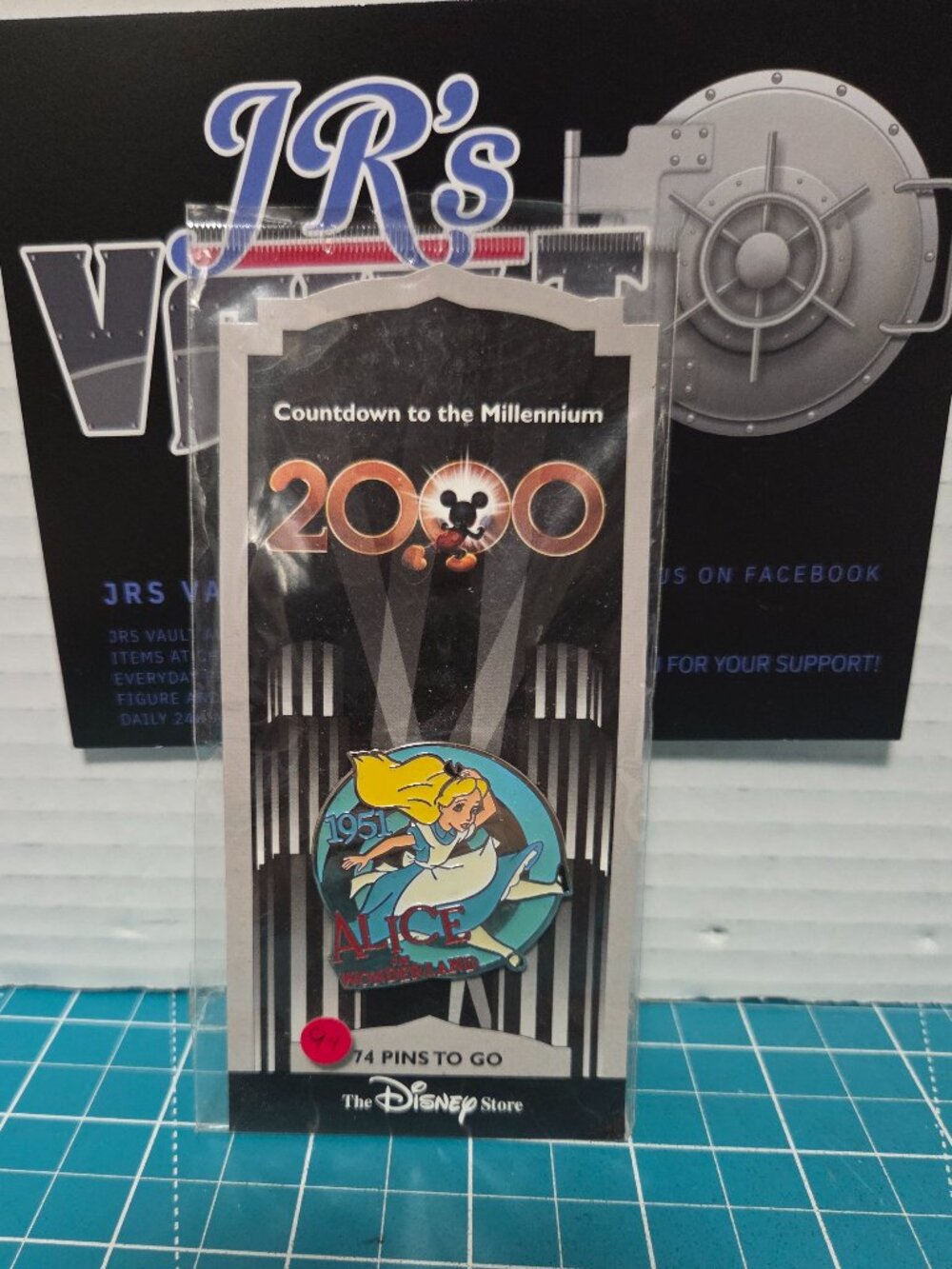 Disney DS Countdown to the Millennium Series Alice in Wonderland Enamel Pin
